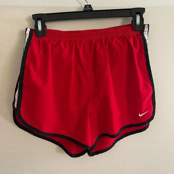 Women’s Dri-fit Nike red shorts Small - Picture 1 of 4